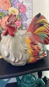 lot 40299 image: Decorative Ceramic Rooster Figurine