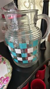 lot 40304 image: Clear Glass Pitcher with Checkered Pattern Design