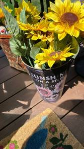lot 40314 image: Sunflower Glass Vase with Floral Design
