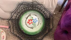 lot 40111 image: Large old wire wall plate holders