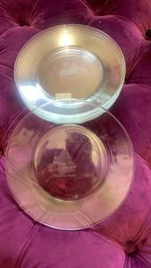 lot 40123 image: Clear Glass Dinner Plates Set