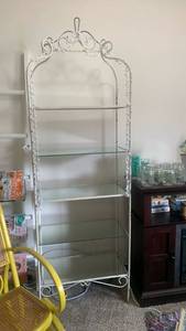 lot 40138 image: White Metal Glass Shelf Display Unit with Decorative Crown Top