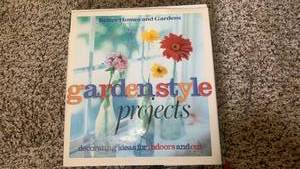lot 40141 image: Better Homes and Gardens Gardening Ideas Book