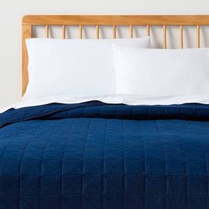 lot 1591 image: TwinTwin Extra Long Microfiber Quilt Navy - Room Essentials - Retail $30