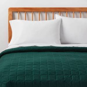 lot 1596 image: TwinTwin Extra Long Microfiber Quilt Dark Green - Room Essentials - Retail $30