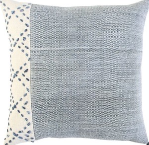 lot 1598 image: Rizzy Home 20x20in Throw Pillow Blue