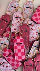lot 18496 image: Pack full of pink chapstick holders