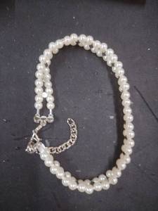 lot 6383 image: Handmade Cat and Dog Pearl Collar Elegant Adjustable Pet Necklace Sparkling Rhinestones, Pet Jewelry Accessories for Cats and Dogs, Wedding Birthday Party Photography (White, M)