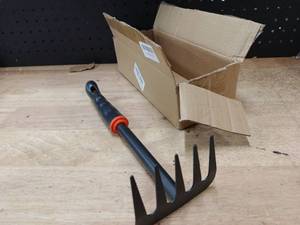 lot 14227 image: Mini Garden Rake, Garden Tool Hand Tiller Grass Rake for Flower Beds, Patio, Garden Loosening Soil Weeding Digging