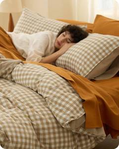 lot 20183 image: Bedsure Gingham Duvet Cover King Size, 100% Washed Cotton PureWoven Duvet Cover Linen Like Textured, Classic Yarn-Dyed Checkered Pattern Enhances Bedroom Comfort and Style, Gingham Khaki, 104x90