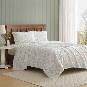 lot 4378 image: Laura Ashley Floral Pattern Bedding Set, King