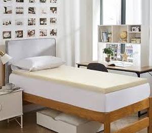 lot 5033 image: Twin Size Memory Foam Mattress Topper