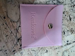 lot 4477 image: Renkovte Pink Purse with small earrings