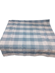 lot 6040 image: Blue and White Checkered Tablecloth set of two