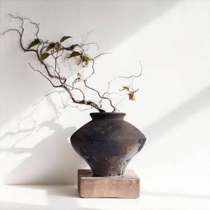 lot 11137 image: Wabi Sabi Rusty Vintage Vase, 6.3in Tall Wabi Sabi Decor Rustic Farmhouse Pottery Vase for Centerpiece, Textured Pottery Flower Vases for Home Decorative, Table, Living Room, Bedroom, Bathroom, Kitchen
