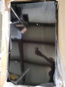 lot 15405 image: Samsung 40 Inch LED Smart TV with Remote and Manual cracked screen, parts only