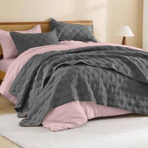 lot 1678 image: Litanika Oversized King Quilt Set Bedspread 120x120-3 Piece Grey Lightweight Comforter Coverlets Bedding Cover Bed Decor All Season(Super King - 1 Quilt, 2 Pillowcases)