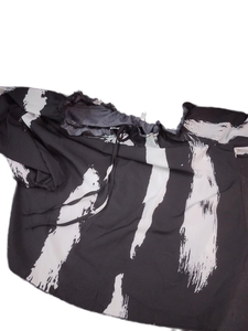 lot 6271 image: Womenfts Black and white short and Top size 1 XL Swim Suit