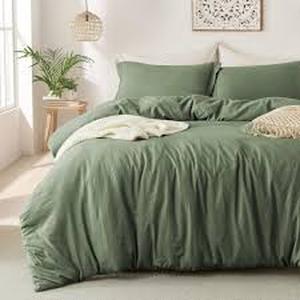 lot 6247 image: Mildly Microfiber Duvet Cover Set two pillowcases color green size queen