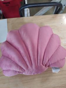 lot 2177 image: Seashell pink pillow