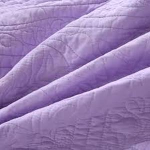 lot 1782 image: King size purple quilt