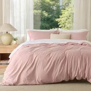 lot 19343 image: Pink Polyester Fiber Bed Comforter 82x86 in (Minor Cuts in Fabric)