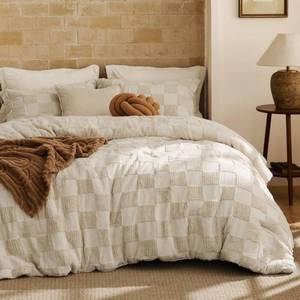 lot 11361 image: Bedsure Queen Size Comforter Set Beige, Boho Tufted Bed Set, Checkered Farmhouse-Style Distressed Vintage Bedding, 3 Pieces, 1 Plaid Geometric Comforter and 2 Pillow Shams