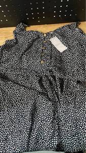 lot 20357 image: Womens Black and White Patterned Button-Up Dress with Belt Small