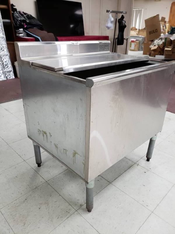 lot 1129 image: Eagle Group B301C-16D-22-7 16 Deep Insulated Underbar Ice Chest