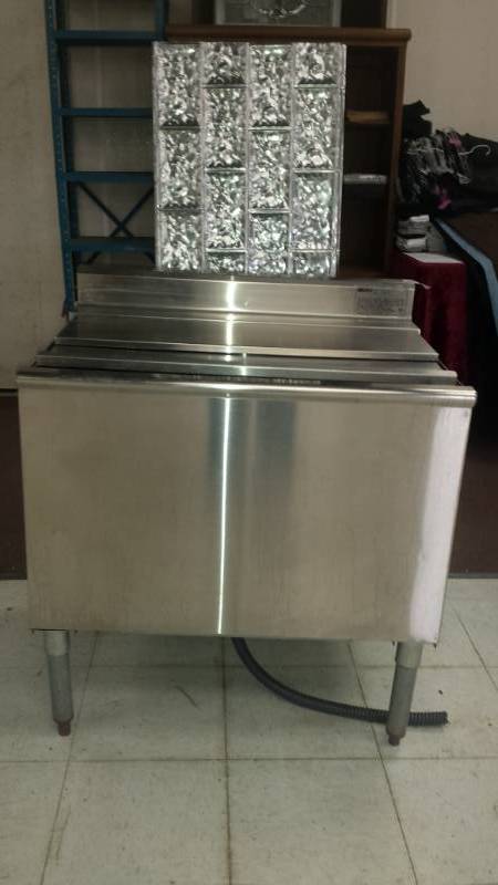 lot 1135 image: Eagle Group B301C-16D-22-7 16 Deep Insulated Underbar Ice Chest