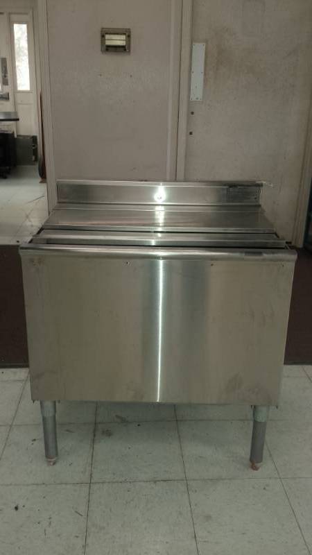 lot 1136 image: Eagle Group B301C-16D-22-7 16 Deep Insulated Underbar Ice Chest