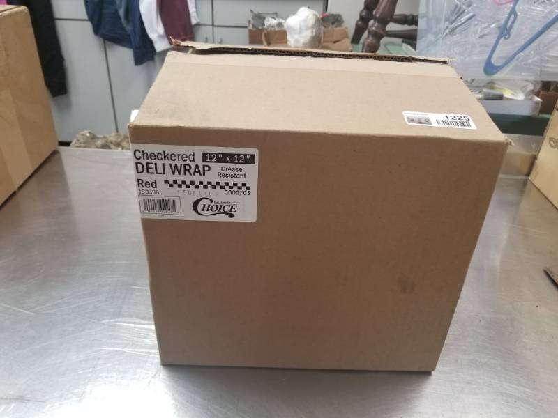lot 1225 image: Case of Red Checkered Deli Wrap Sheets Grease Resistant