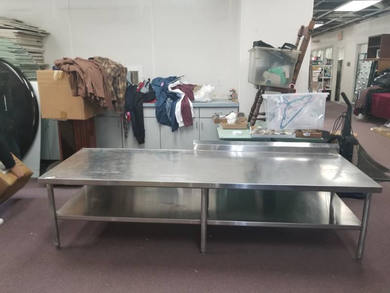 lot 1228 image: 8 Large SS Equipment Table with Undershelf
