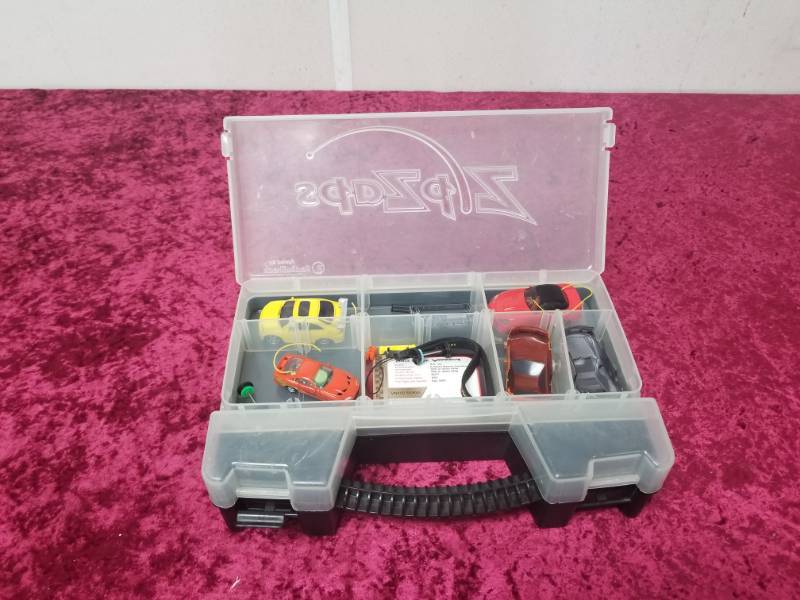lot 9005 image: 2003 Dodge Viper Car Kit in Plastic Box