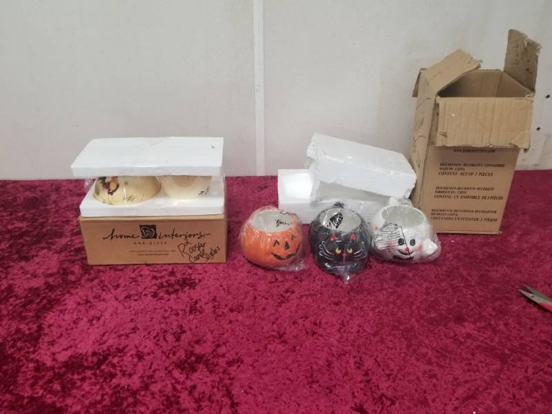 lot 9018 image: Home Interiors Rooster Candle Stick Holders and Halloween Mugs