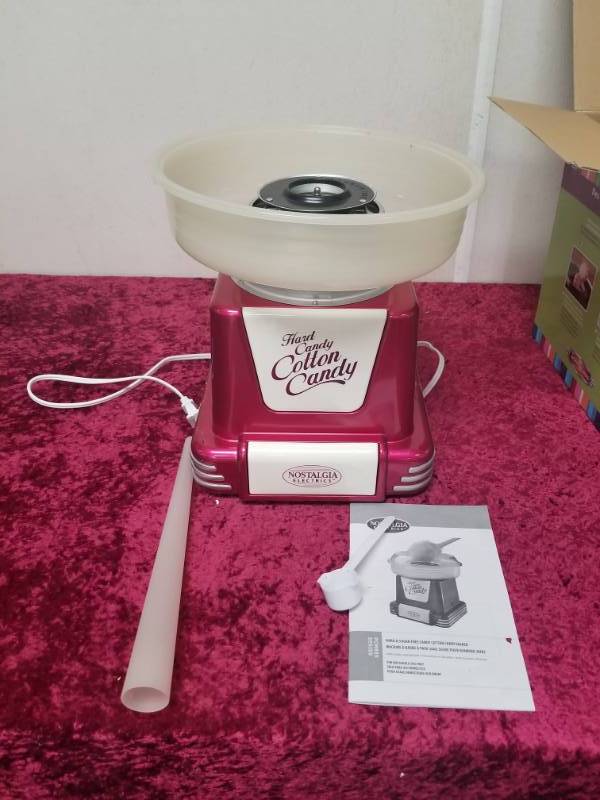 lot 9019 image: Nostalgia Electrics Cotton Candy Making Machine