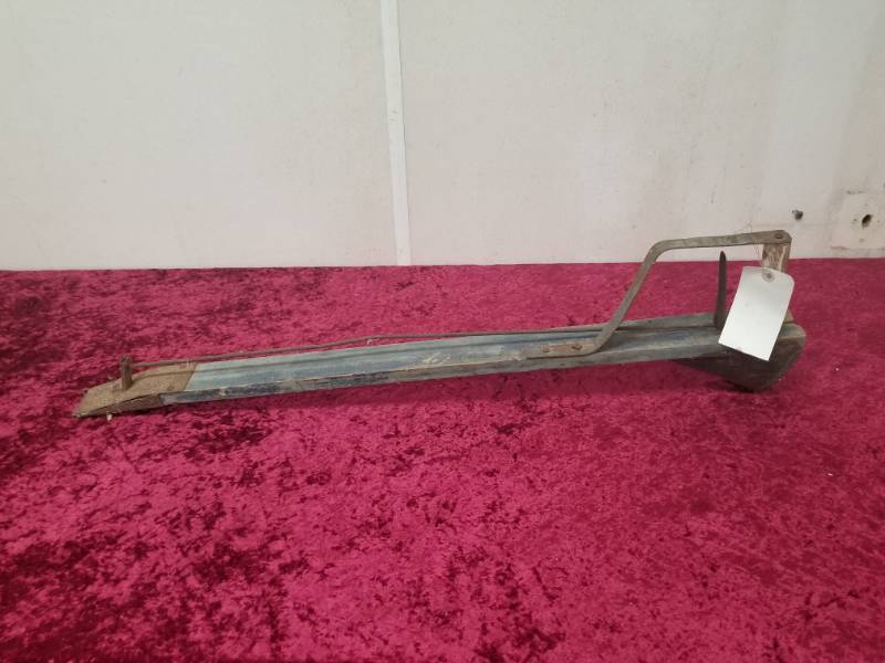 lot 9041 image: Vintage Metal Device
