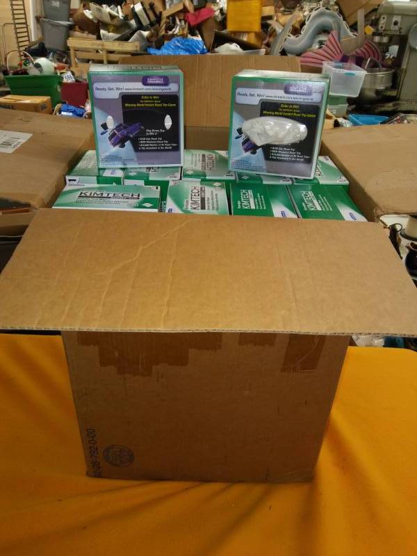 lot 10405 image: Case of Kimtech Delicate Task Wipers