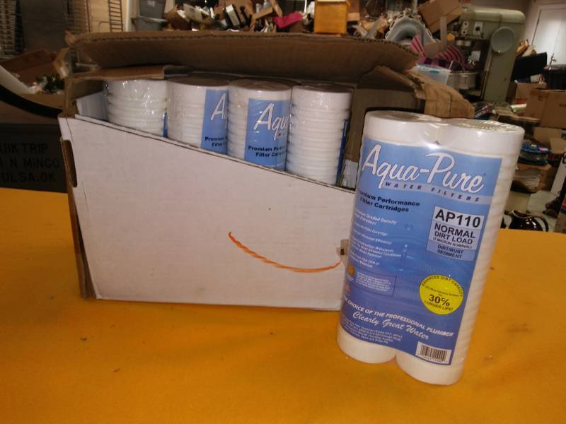 lot 10406 image: Case of Aqua-Pure Water Filters AP110 Filter Cartridges