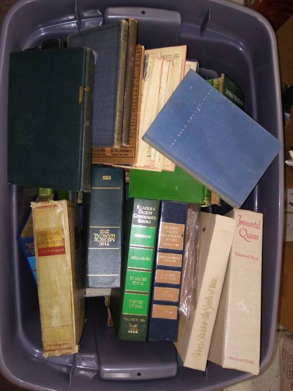 lot 10429 image: Tote of Books