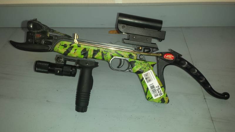 lot 7528 image: PSE Archery Crossbow