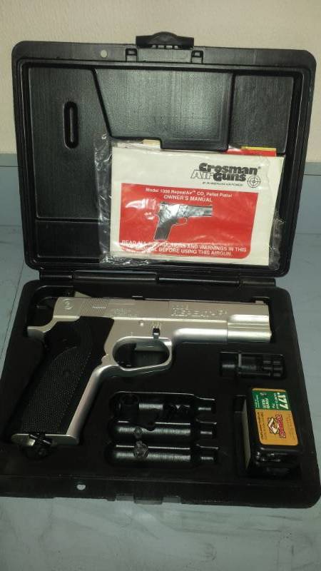 lot 7530 image: Crossman Air Gun with Case