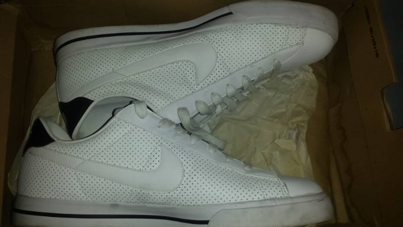 lot 7533 image: Nike Sweet Classic Leather Retro White  White Sneakers Sz 13