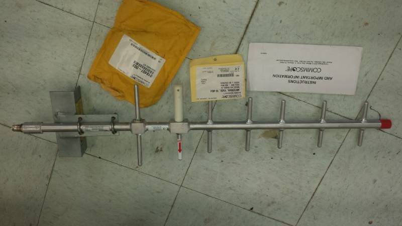 lot 7557 image: Commscope Andrew Solutions Antenna Model D8499-K