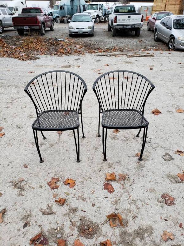 lot 10013 image: Wrought Iron Outdoor Patio Chairs