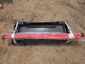 lot 5038 image: Bale Spear Attachment for Mini Skid Steer