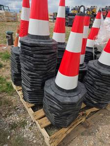 lot 5082 image: Traffic Safety Cones with Reflective Stripes (approx. 96 qty)