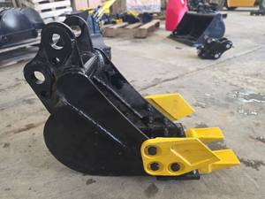 lot 5094 image: Mini Excavator Bucket Attachment with Teeth 8