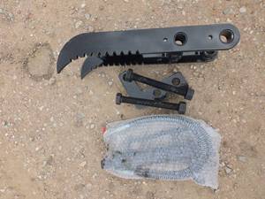 lot 5125 image: Hydraulic Thumb Attachment for Mini Excavators