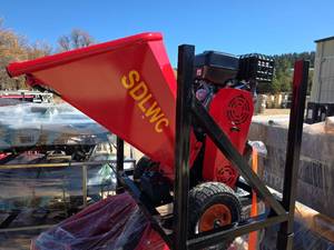 lot 5211 image: New SDLNC 15HP Gas Wood Chipper Shredder